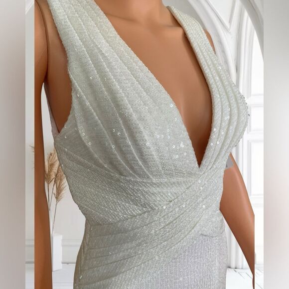 NWT Mac DUGGAL 26598 White Sequin Sheath High Leg Slit Fitted Gown Dress Size 0 - Picture 10 of 10